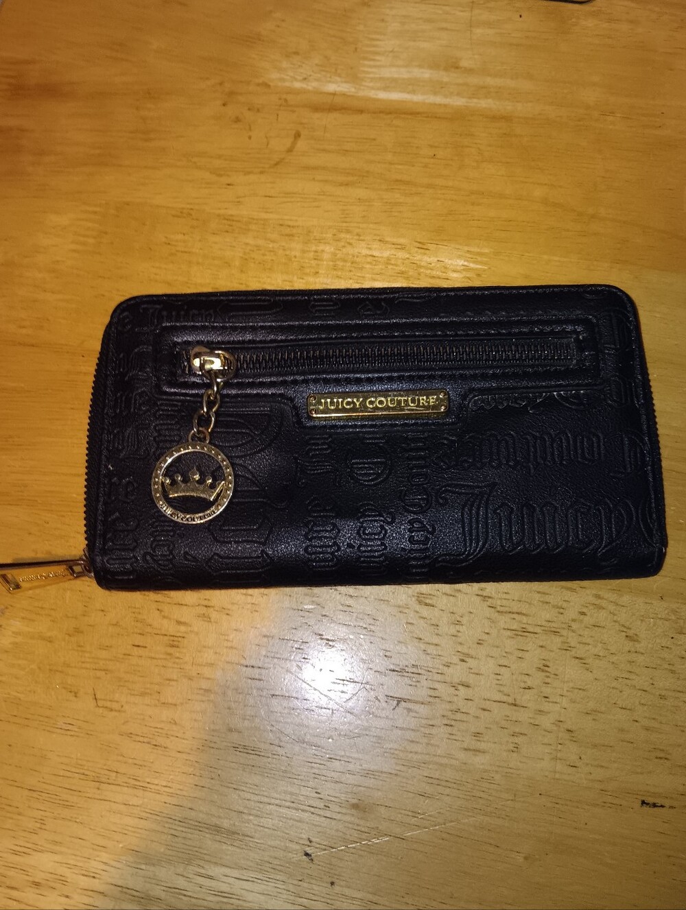 Juicy Couture Leather Zippy Wallet